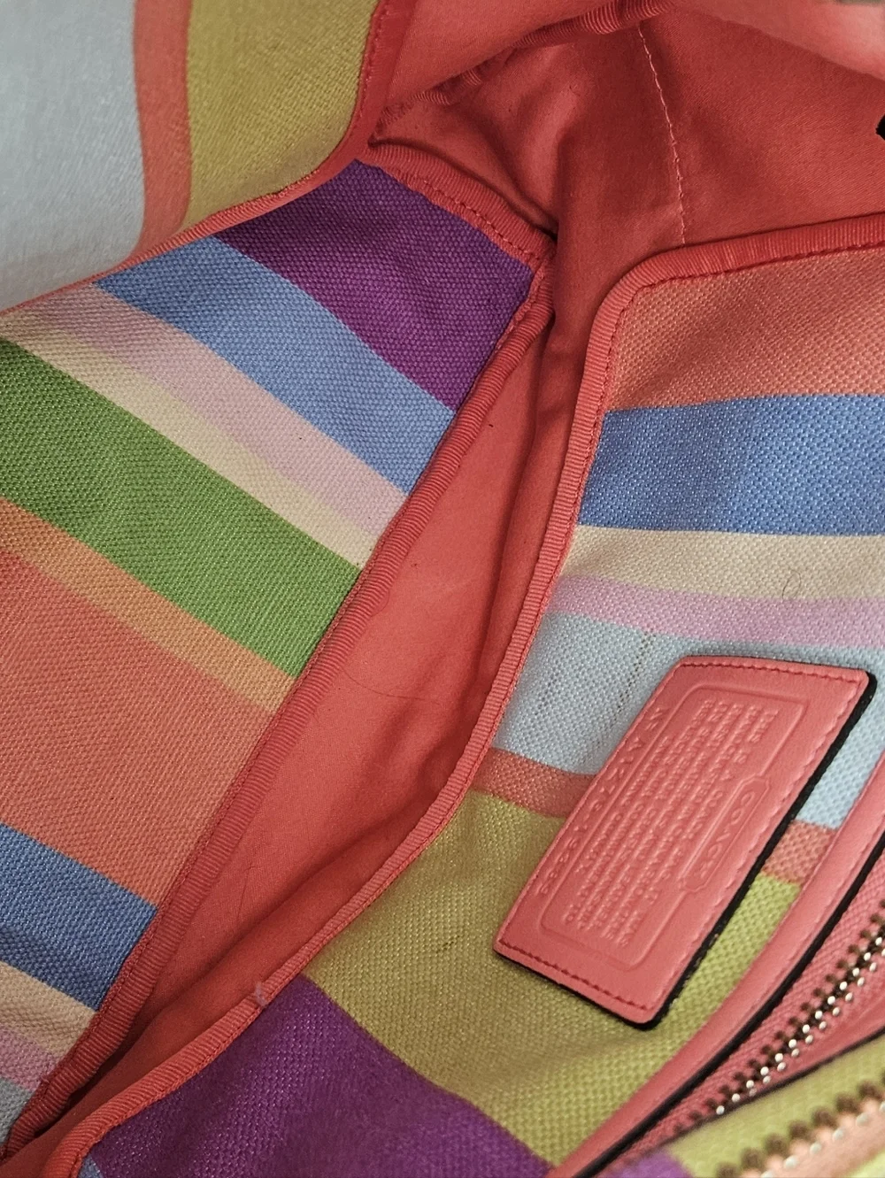 Vintage Y2K Coach Hamptons Legacy Stripe Rainbow Crossbody Shoulder Bag #19389 .